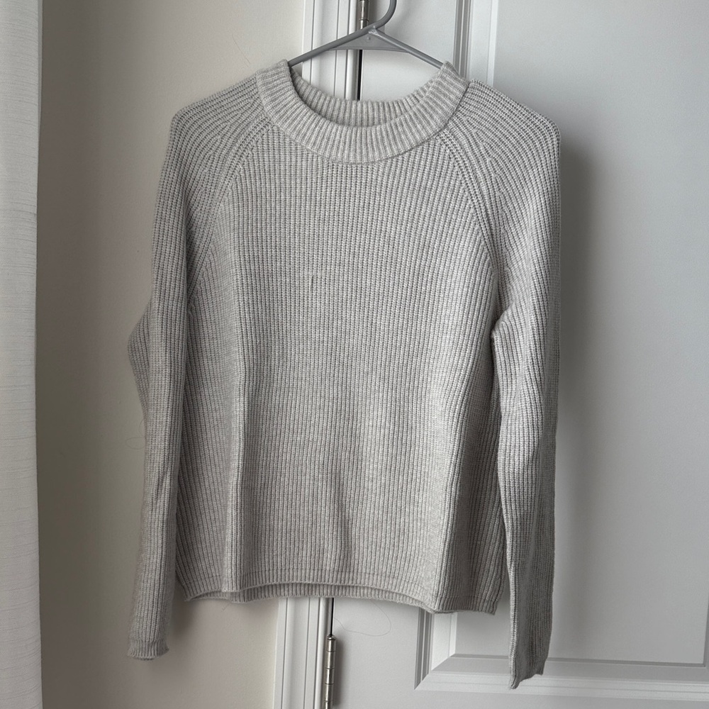 NWT Tahari Gray Ribbed Knit Sweater 🩶